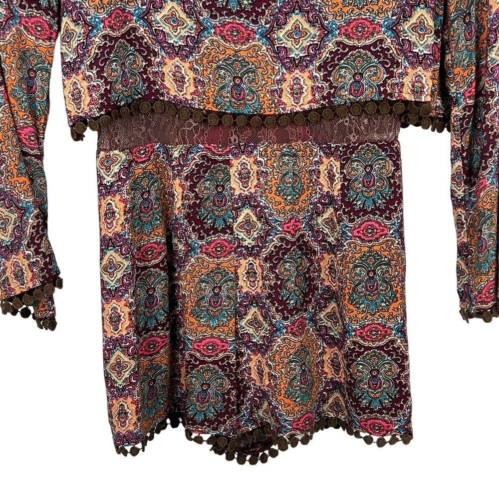 LOVPOSH LONG SLEEVE GEO FLORAL CROCHET TRIM LACE FLOUNCE ROMPER MULTI SMALL EUC - Picture 3 of 10